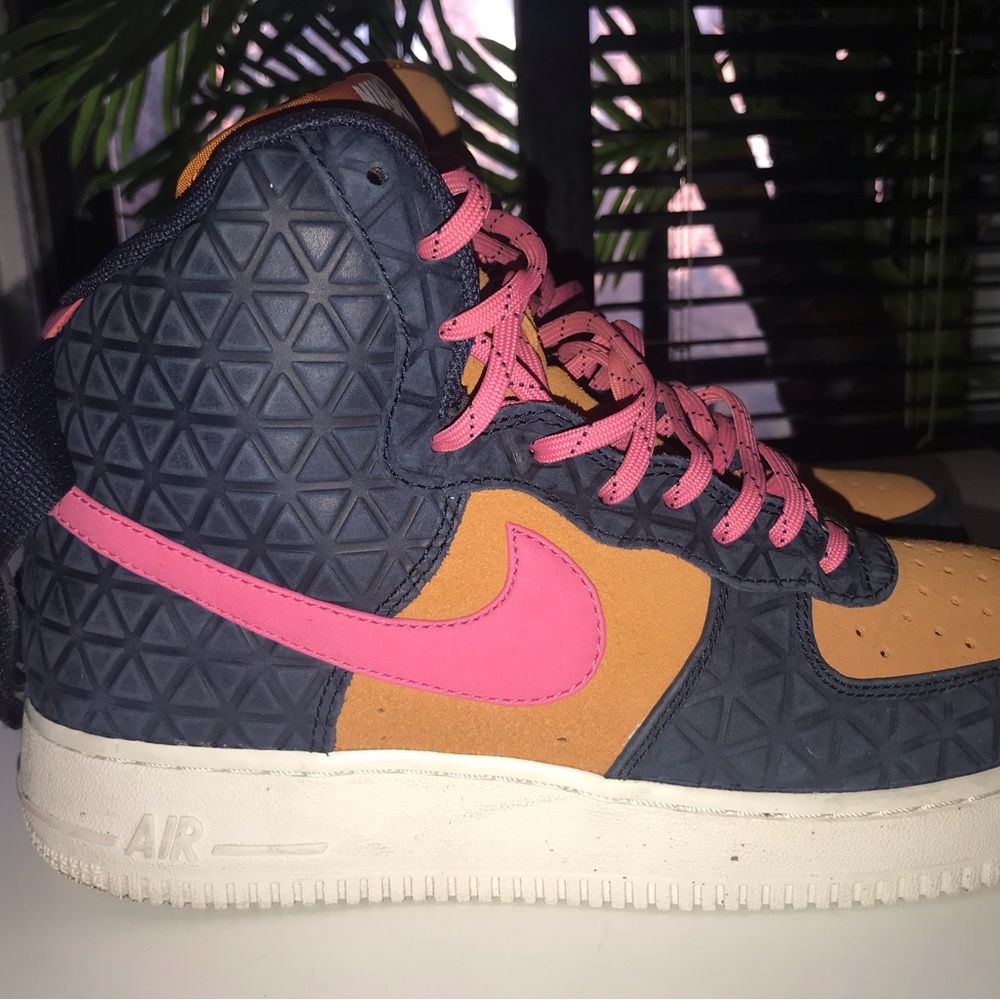 NIKE AIR FORCE 1 PREMIUM SUEDE OBSIDIAN PINK SUNSET. Preowned barley worn
